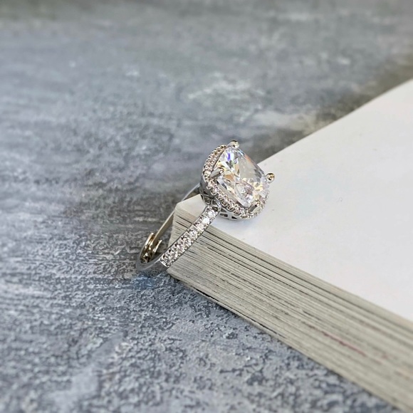 Engagement Ring Platinum Plated  Elegant Adjustable Ring With 4 Carat Sapphire - Picture 5 of 11